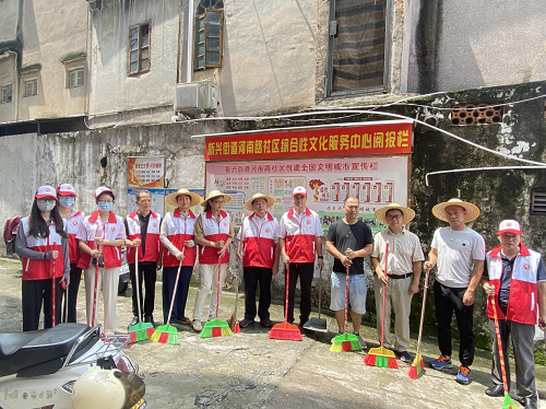 揭陽農(nóng)墾到河南路社區(qū)開展助力“兩清”攻堅(jiān)行動(dòng)2.png